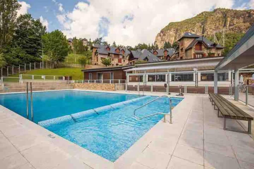 Elegante Apartamento En Escarrilla Con Vistas Al Valle Ngoại thất bức ảnh